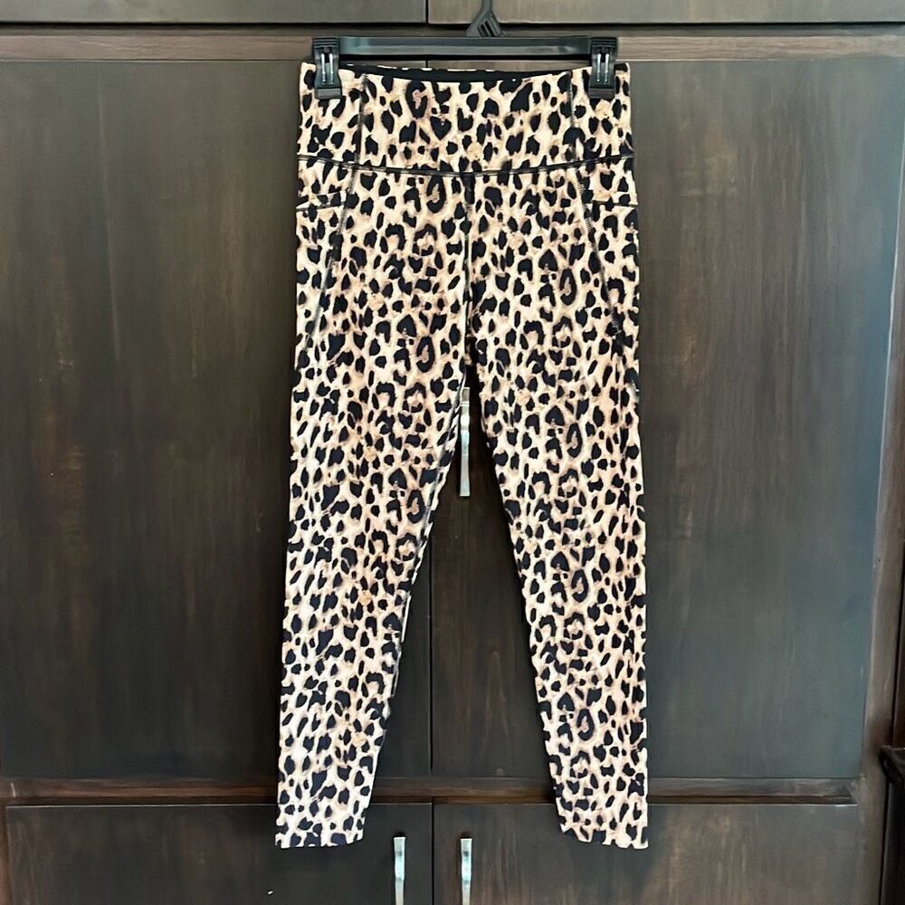 Victoria’s Secret Leopard Print Leggings Size Small